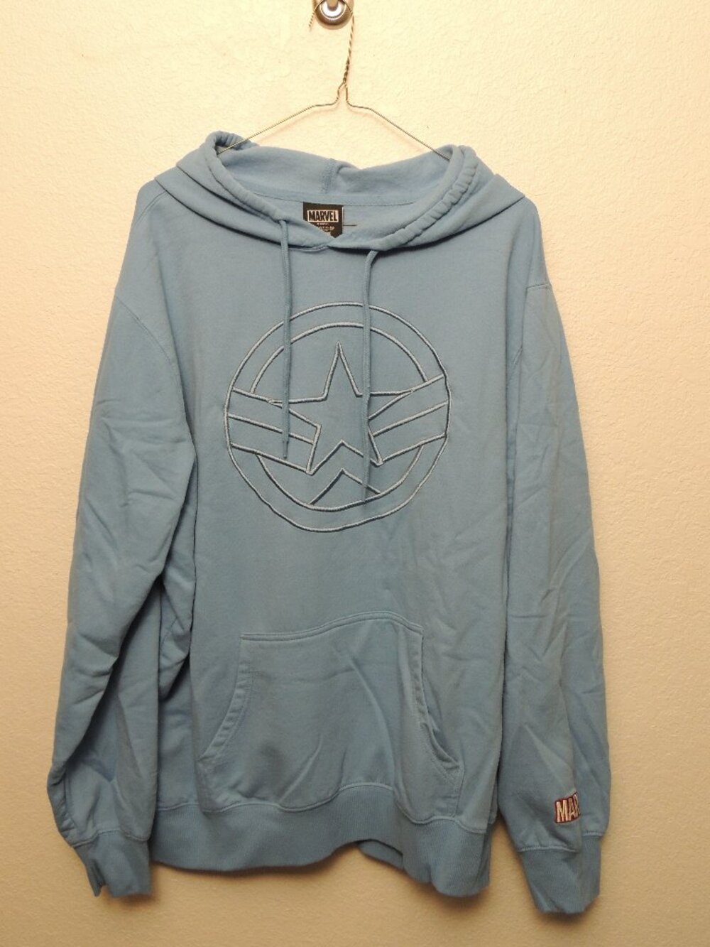 Marvel Bioworld Captain America Embossed Shield Blue Hoodie Men’s Size XL